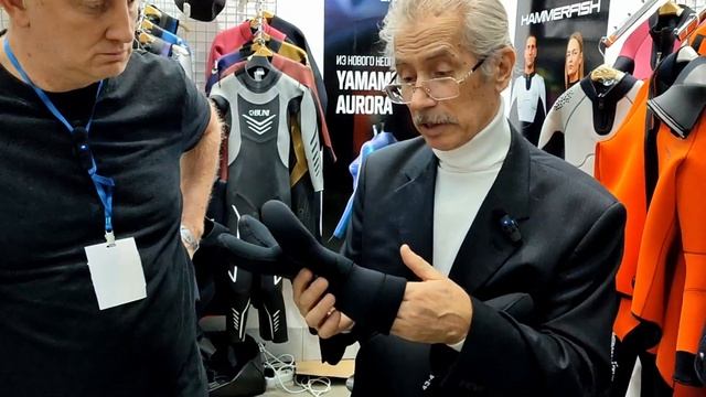 Новые манжеты от Виноградова на неопреновых носках и перчатках Hammerfısh смотреть онлайн