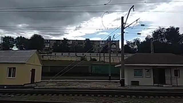 Электровоз ВЛ11-555 с грузовым поездом на станции Харьков-Пассажирский