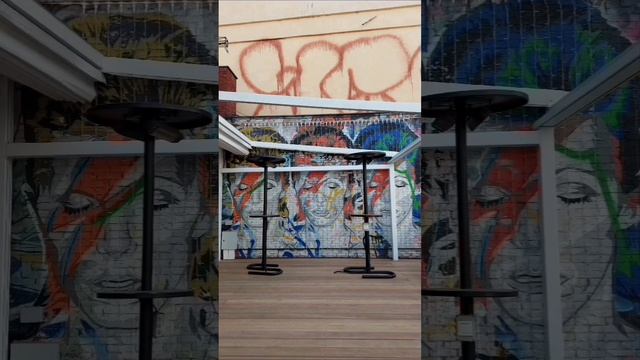 Прогулка в поисках огромных граффити на Покровке смотреть онлайн