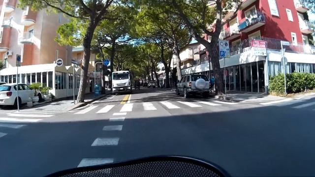 Italy/На велосипеде/ conducted a tour through Lido di Jesolo from hotel Portofino 1/2 смотреть онлайн