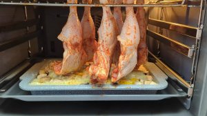 Удивительно сочно и нереально вкусно! Куриные ножки в духовке с рисом и овощами!