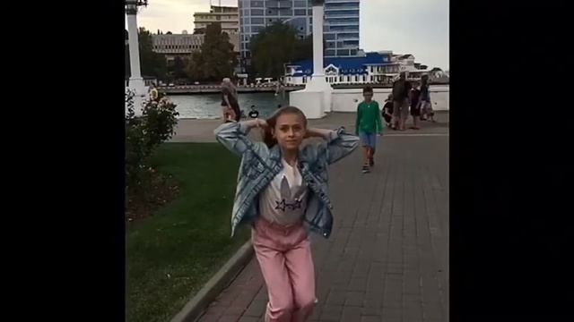 Vlog:идём в моё любимое кафе ⛾ 23 Kafe La Brasserie🍰☕🍪🍽️НЕДЕЛЯ ВЛОГОВ на Alisa Channel 😍 🔝 🔔 смотреть онлайн