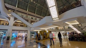 ОАЭ. Дубаи. Торгово-развлекательный центр «Молл Эмиратов» (Mall of the Emirates)