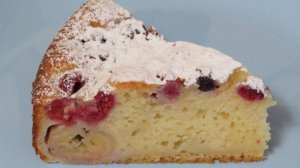 Пирог БАНАНОВЫЙ с ЯГОДАМИ! Вкусно и ЛЕГКО в ПРИГОТОВЛЕНИИ / BANANA cake