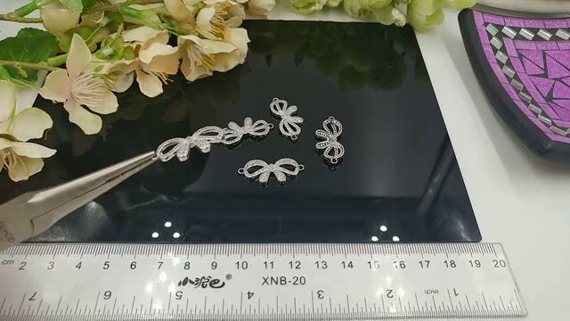 Коннектор 322 Бантик с кубическим цирконием смотреть онлайн