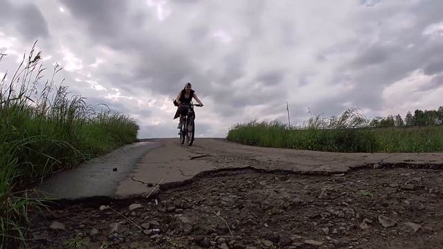 Грязный велозалипейшн и chill в палатках смотреть онлайн