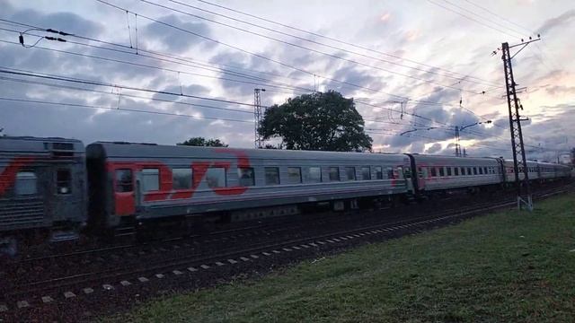ЧС7-074 с поездом 517М Москва-Анапа.