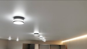 Раздельное включение трёх контуров освещения спальной комнаты.