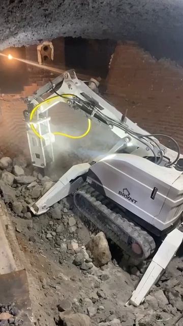 Ремонт мартеновской печи с помощью демонтажного робота Brunt B-D 170