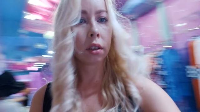 ГУЛЯЮ ПО SIAM SQUARE | Кинотеарт LIDO CONNECT| Кафе-магазин MERMAID CASTLE | Шоурум MATCHBOX смотреть онлайн