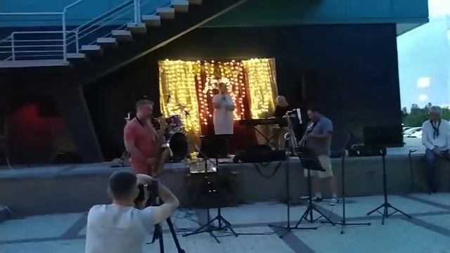 Летний Jazz в кафе "Пикник" смотреть онлайн
