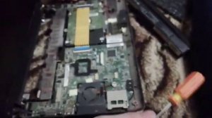 ASUS Eee PC X101H ОБЗОР РАЗБОРКА НЕТБУК РАБИРАЕЮ И СМАТРЮ В ЧТО В ВНУТРИ