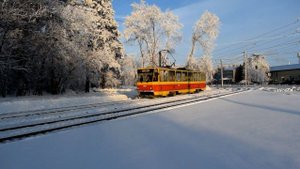 Трамвай Tatra T6B5SU-3161. Разворот на кольце и зимняя красота.