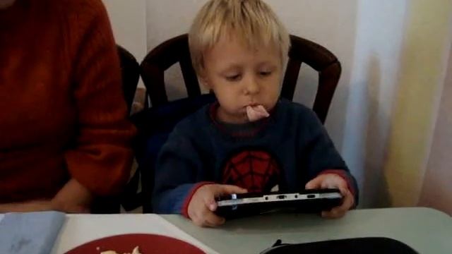 Данька завтракает в отеле смотреть онлайн