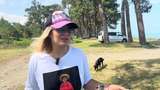 Обзор набережной и пляжа в городе Кобулети. Грузия Кобулети пляж