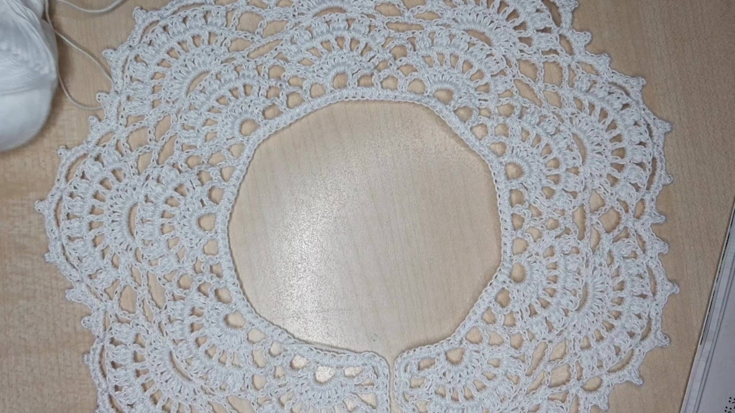 Вязаный воротничок крючкомПеренесла с YouTube