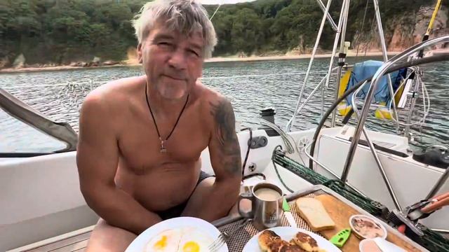 У нас всего 2 дня. Мы решили пройтись по самому популярному маршруту для туристов смотреть онлайн