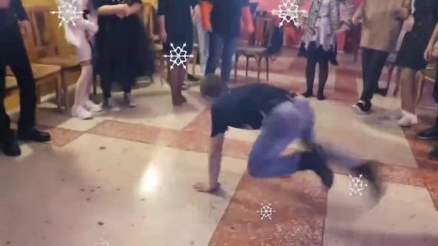 Новый год зажигает. Танцевальная площадка смотреть онлайн