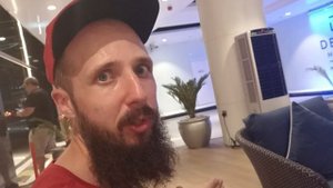 Обмен валюты в Дубае. 20 минут — и рубли превращаются в дирхамы. Как это работает?