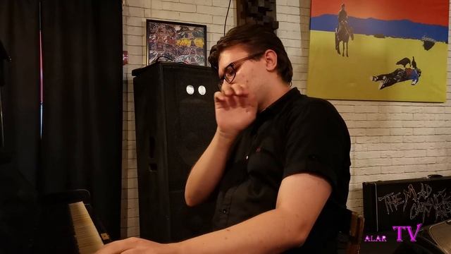 Фрагмент сольного концерта Юлии Ляпиной и ее друзей в кафе-баре Saloon Art & Music . смотреть онлайн