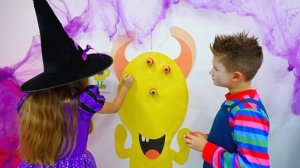 Рома и Диана Оливер и Адам помогают в магазине слизи