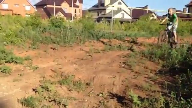 Прыжок на велосипеде смотреть онлайн