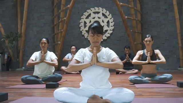 THE UDAYA - VYOMA YOGA HUT смотреть онлайн