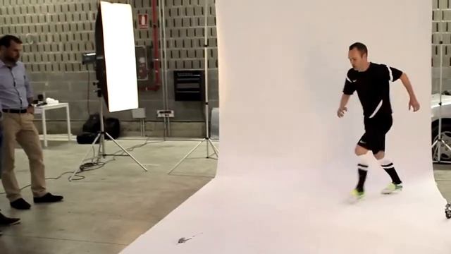 Фотосессия футболиста Iniesta для ARCOS