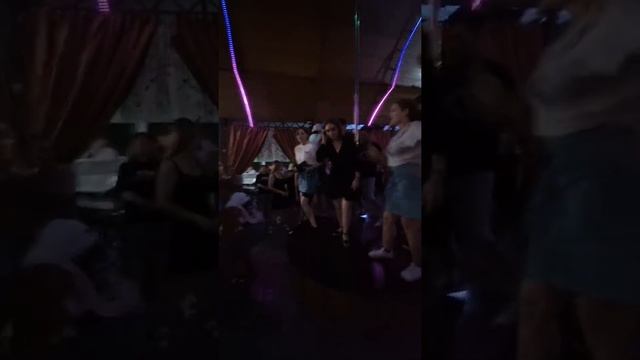 Кабардинка. Кафе Голодная утка #кабардинка #отдыхнаморе#ресторан#море#голоднаяутка#клубночной