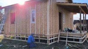 Привезли септик. Монтаж обрешётки под фасадные панели. Строим каркасный дом.