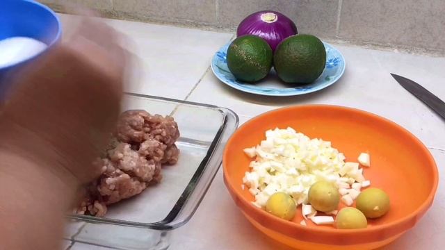 POLLO EN ESCABECHE RECETA platillo regional de Yucatan смотреть онлайн