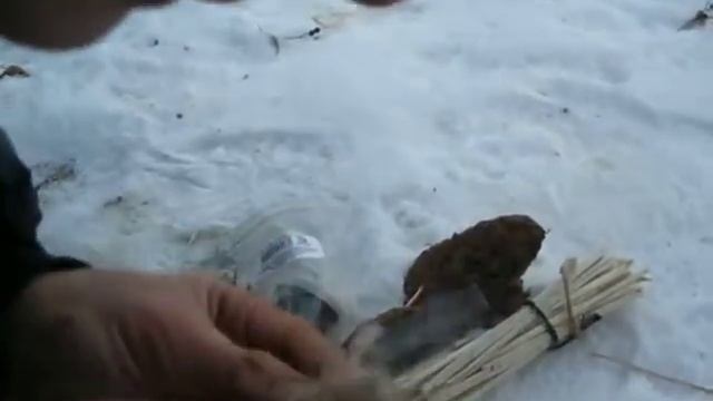 Добываем очень легко огонь "Дедовским методом"
