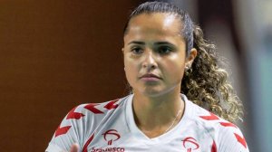 Бразильская волейболистка сыграла в матче, будучи на пятом месяце беременности