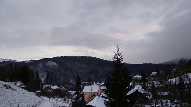 Яремче зимой. Вид С ХОЛМА смотреть онлайн