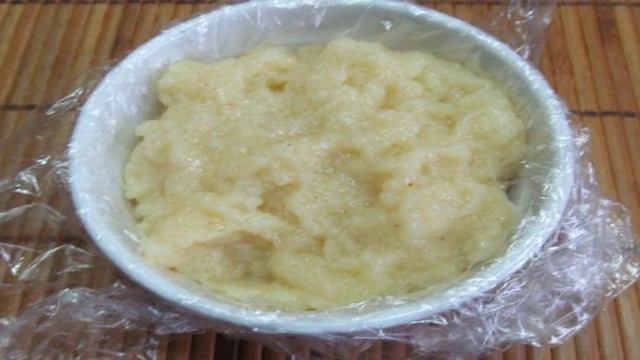 Кекс из манки в клюквенном соусе