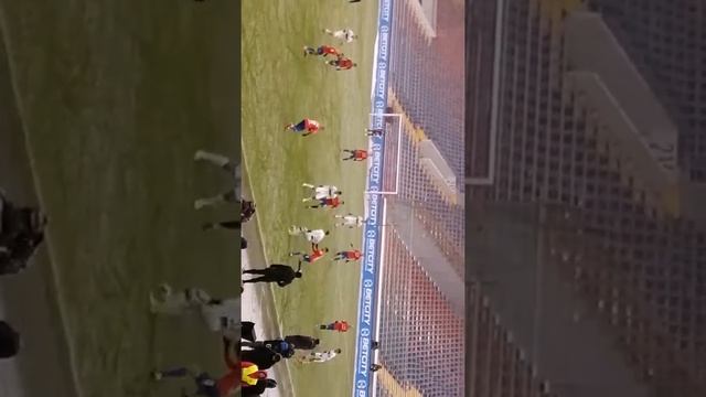 Футбольный клуб Уфа перехватывает инициативу у Уфы смотреть онлайн