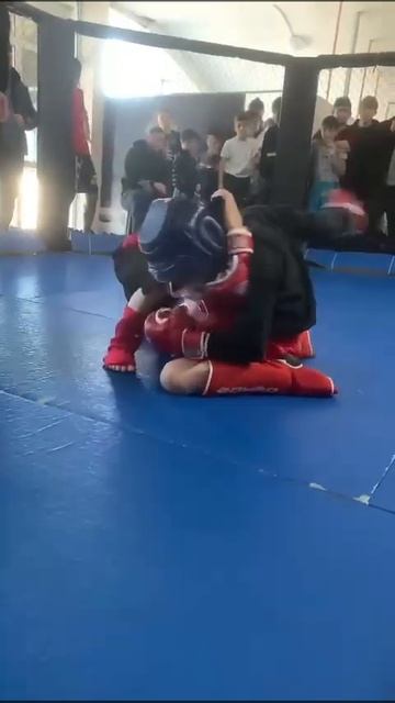 Наш боец, Даскиев Микаил Победил свой первый полупрофессиональный поединок. VAI CLUB#mma #ingusheti смотреть онлайн