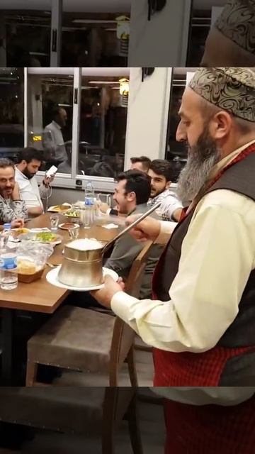 САМЫЙ ВКУСНЫЙ ИСКЕНДЕР КЕБАБ! смотреть онлайн