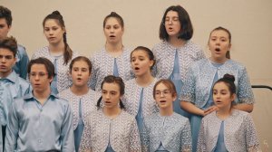 И в трудный час с друзьями вместе мы, любимый хор – одна семья!