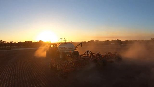 Seeding With Case Magnum Rowtrac And GoPro смотреть онлайн