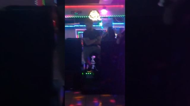 Милана Пашаева в кафе Огни города концерт@Ognigoroda#Moscowa смотреть онлайн