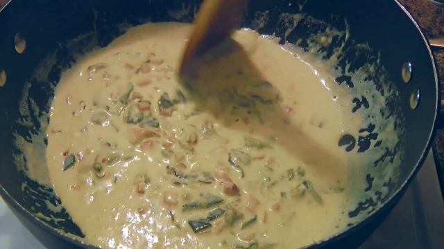 Chicken Stuffed Crêpes with Poblano Sauce Recipe 🐓 - Episode 11