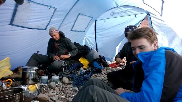 Офис,клуб,ресторан нашей экспедиции. смотреть онлайн