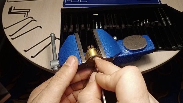 Чистое вскрытие, разбор и изучение цилиндр SECUREMME смотреть онлайн