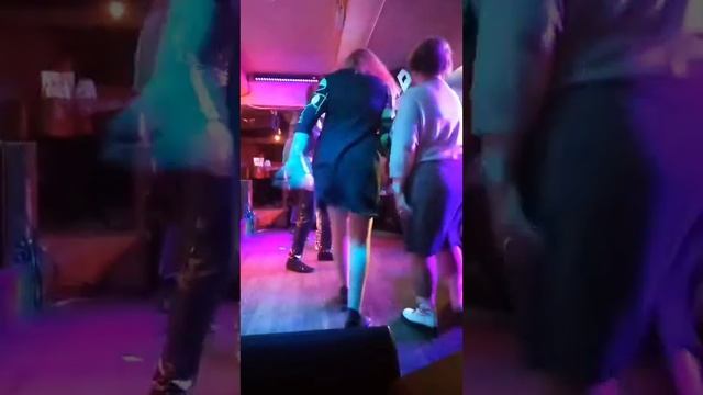 танцы Русских Женщин_концерт_гМосква_бар_Гнездо Глухаря_30.03.24 смотреть онлайн