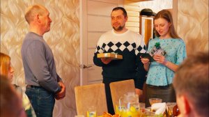 ПРИЕХАЛИ НА ЮБИЛЕЙ В ДЕРЕВНЮ ｜ ДОМАШНЯЯ ПИЦЦА ИЗ РУССКОЙ ПЕЧИ И ЗАГОТОВКА МАТЕРИАЛА НА СТРОЙКУ
