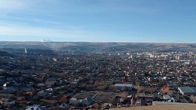 Кисловодск, широкий обзор со скалы "Трипечье" смотреть онлайн