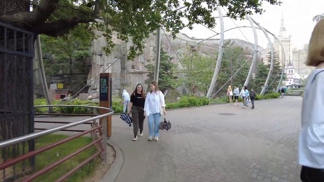 Гуляем по Московскому зоопарку 😍 смотреть онлайн