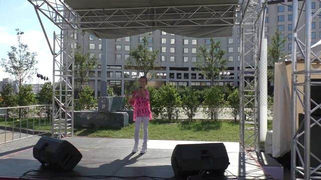 Волшебник-недоучка исп. Коняхина Вика, детская эстрадная студия ДЖАМБЛИ смотреть онлайн