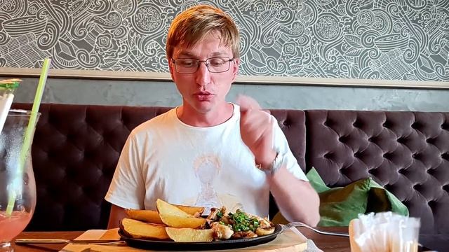 НАС ЖЕСТОКО НАЕ@АЛИ В РЕСТОРАНЕ смотреть онлайн